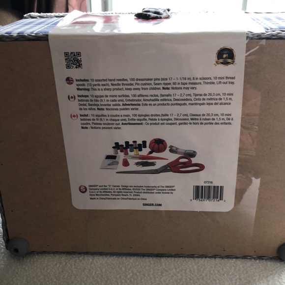 Singer sew ‘n tow basket with classic “s” design - Picture 3 of 4